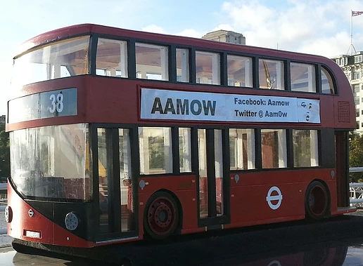 LONDON STORAGE BUS - Image 9